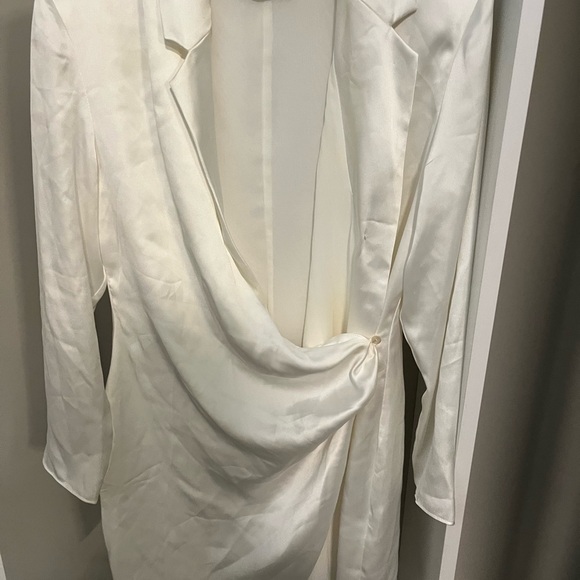 Zara White Minimalist Wrap Dress - Picture 2 of 4